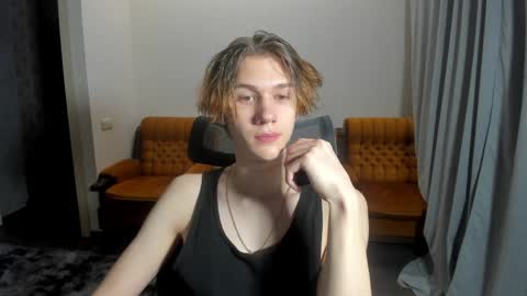 Snapshot of 0verlandd chatting on 01.04.25 Adam online show from 01.04.25