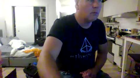 Snapshot of 1029mn chatting on 10.05.25 Takin Profits online show from 10.05.25