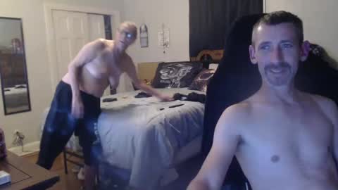 Snapshot of 1hotcouple2c chatting on 10.11.25 1hotcouple2c online show from 10.11.25