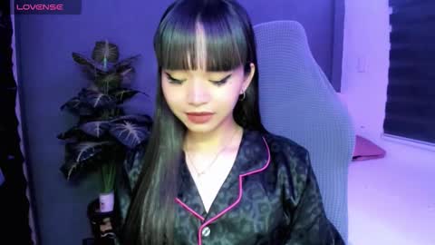 Snapshot of 1hottiegabby chatting on 10.12.25 Gabby online show from 10.12.25