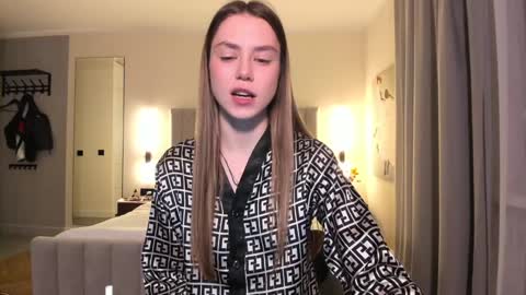 Snapshot of 1i1ypa1mer chatting on 12.13.24 Lily 3 online show from 12.13.24