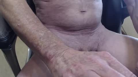 Snapshot of 1whothinks chatting on 02.24.25 Mark online show from 02.24.25