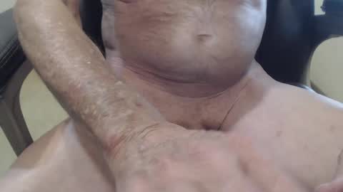 Snapshot of 1whothinks chatting on 10.03.25 Mark online show from 10.03.25