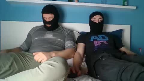 Snapshot of 2frenchfriends chatting on 01.10.25 2frenchfriends online show from 01.10.25