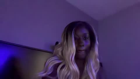 Snapshot of 304divinekarma chatting on 09.09.25 GamerBaddieLux online show from 09.09.25