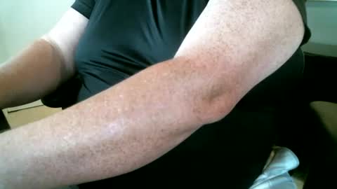 Snapshot of 4bgdaddyks chatting on 10.02.25 4bgdaddyks online show from 10.02.25