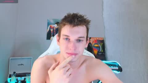 Snapshot of 4ever_dude chatting on 02.23.25 Andrew online show from 02.23.25