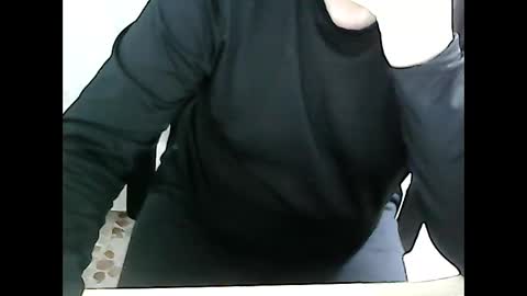 Snapshot of 69desamor chatting on 02.18.25 69desamor online show from 02.18.25