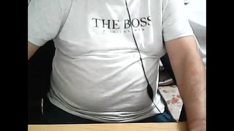 Snapshot of 69desamor chatting on 10.19.25 69desamor online show from 10.19.25