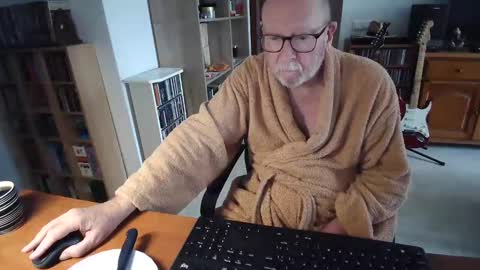 Snapshot of 7thsojourn chatting on 03.04.25 Papi online show from 03.04.25