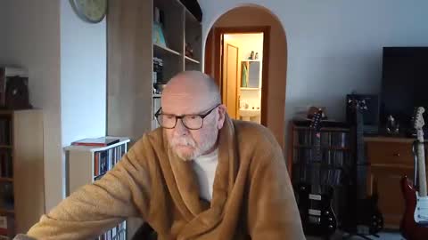 Snapshot of 7thsojourn chatting on 03.09.25 Papi online show from 03.09.25