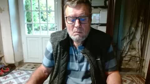 Snapshot of _123_voyeur_ chatting on 09.24.25 _123_voyeur_ online show from 09.24.25