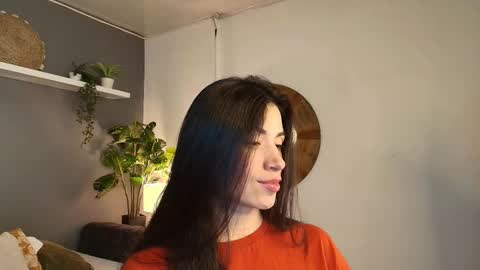 Snapshot of _aliice_1 chatting on 02.13.25 Alice online show from 02.13.25