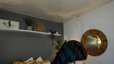 Snapshot of _aliice_1 chatting on 02.21.25 Alice online show from 02.21.25