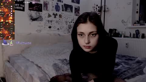 Snapshot of _alisa_in_wonderland chatting on 12.12.24 Charlotte and Alex online show from 12.12.24