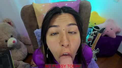 Snapshot of _antonella_dreams chatting on 01.12.25 _antonella_dreams online show from 01.12.25