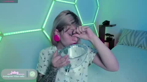 Snapshot of _baterchatur chatting on 01.04.25 Lunita  online show from 01.04.25