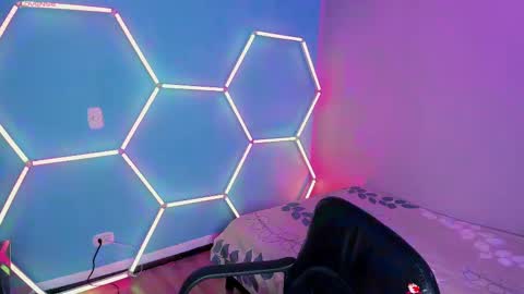 Snapshot of _baterchatur chatting on 02.13.25 Lunita  online show from 02.13.25