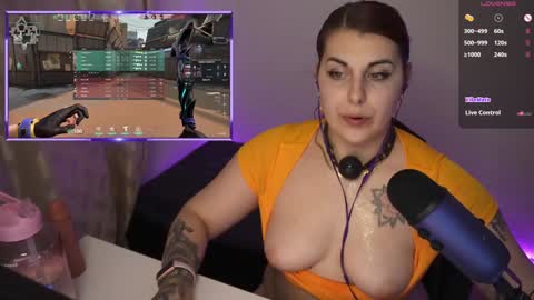 Snapshot of _c_a_n_d_y_ chatting on 01.10.25 Candy online show from 01.10.25