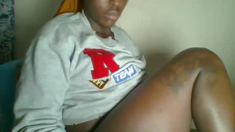 Snapshot of _clara01 chatting on 01.18.25 clara online show from 01.18.25