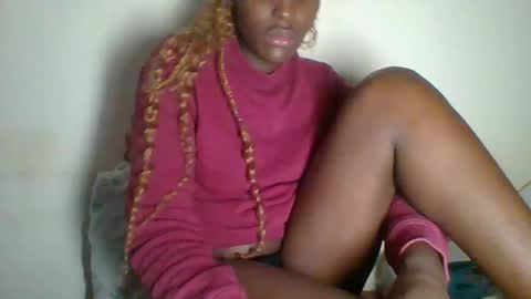 Snapshot of _clara01 chatting on 02.05.25 clara online show from 02.05.25