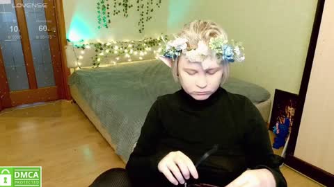 Snapshot of _elven_dreams__ chatting on 12.13.24 chloue and Gretta online show from 12.13.24