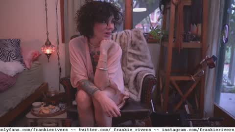 Snapshot of _frankie_rivers chatting on 12.31.24 Frankie Rivers allmylinks  online show from 12.31.24