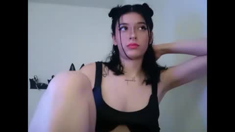 Snapshot of _genesid_dixton chatting on 02.27.25 Mia-foster online show from 02.27.25