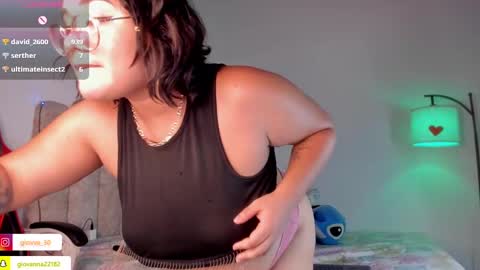 Snapshot of _giovaa_ chatting on 02.22.25 G I O V A online show from 02.22.25