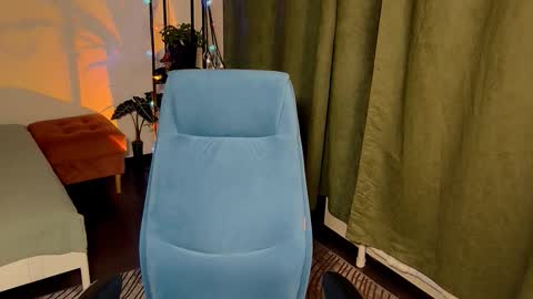 Snapshot of _goldilocks__ chatting on 10.06.25 _goldilocks__ online show from 10.06.25