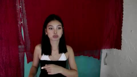Snapshot of _honeyletxx chatting on 09.26.25 _honeyletxx online show from 09.26.25