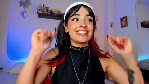 Snapshot of _hotpink chatting on 01.07.25 Jenn online show from 01.07.25