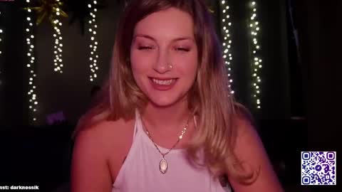 Snapshot of _hypnotic_gaze_ chatting on 03.07.25 Nessy  online show from 03.07.25