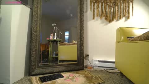 Snapshot of _ittybitty chatting on 02.28.25  ittybitty online show from 02.28.25