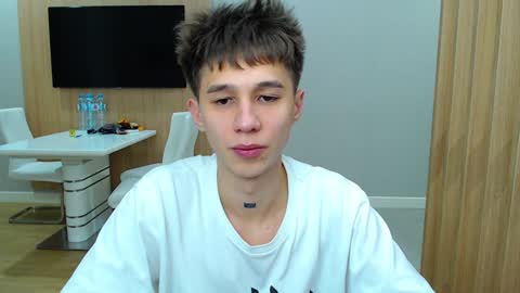 Snapshot of _kurt chatting on 12.11.24 Kurt online show from 12.11.24