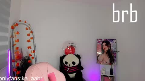 Snapshot of _kylie_miller1 chatting on 12.05.24 Kylie online show from 12.05.24