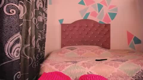 Snapshot of _lissa chatting on 11.08.25 online show from 11.08.25