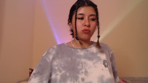 Snapshot of _maiahairy_ chatting on 12.11.24 Maia online show from 12.11.24
