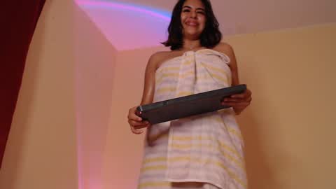 Snapshot of _maiahairy_ chatting on 12.25.24 Maia online show from 12.25.24