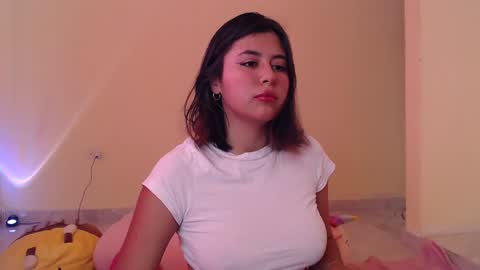 Snapshot of _maiahairy_ chatting on 01.07.25 Maia online show from 01.07.25