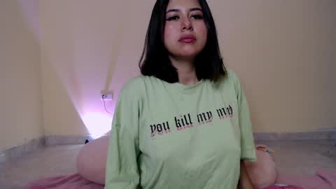 Snapshot of _maiahairy_ chatting on 01.24.25 Maia online show from 01.24.25