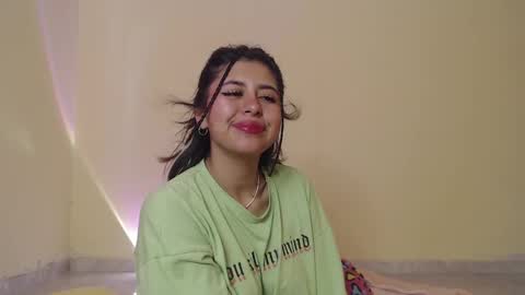 Snapshot of _maiahairy_ chatting on 02.20.25 Maia online show from 02.20.25