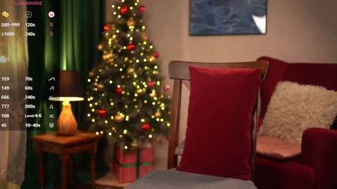 Snapshot of _maybelin_ chatting on 12.23.24 Lina online show from 12.23.24