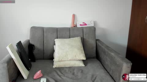 Snapshot of _mila0717 chatting on 12.04.24 Mila online show from 12.04.24