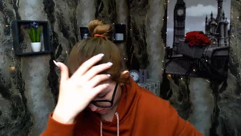 Snapshot of _miraterri_ chatting on 02.19.25 Mira online show from 02.19.25