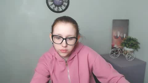 Snapshot of _miraterri_ chatting on 02.21.25 Mira online show from 02.21.25