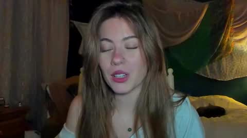 Snapshot of _modestmouse chatting on 11.19.25 mouse online show from 11.19.25