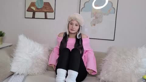 Snapshot of _mommy_casual_ chatting on 11.07.25 Karina online show from 11.07.25