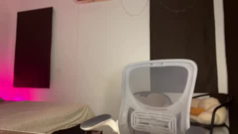 Snapshot of _morpho_ chatting on 01.10.25 Francine Aisi Morpho - a genus of blue butterflies. online show from 01.10.25