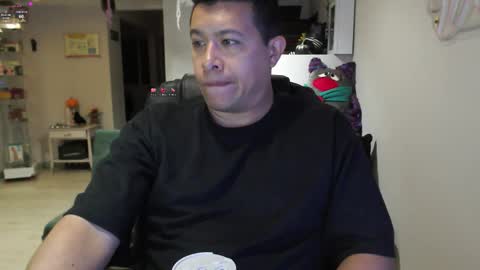 Snapshot of _mr_panda_ chatting on 10.22.25 Panda online show from 10.22.25